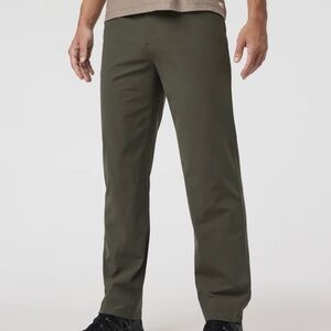 Vuori Meta Tech Pants in Dark Oregano Men’s Size 30” Waist